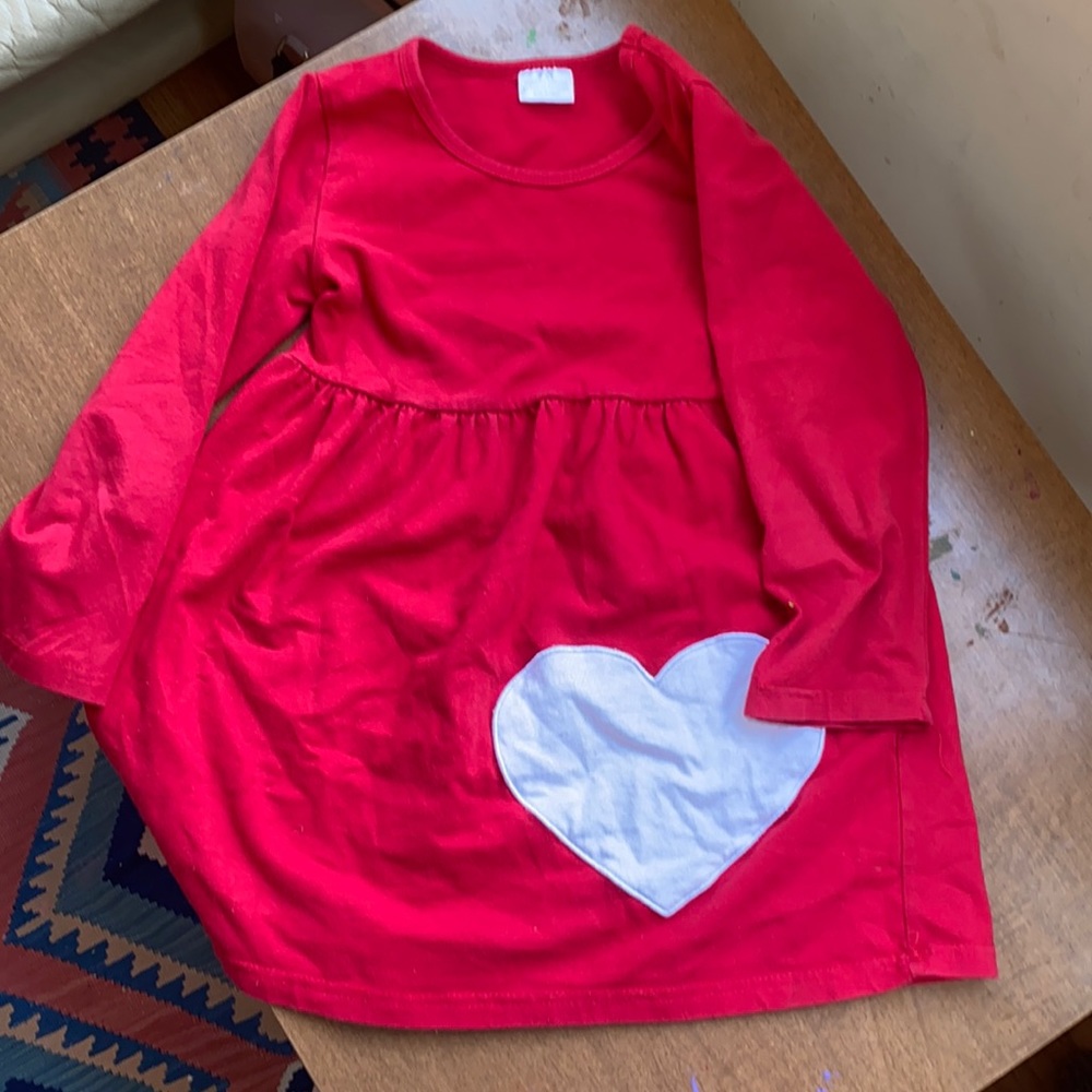 Red dress with heart. 97% cotton